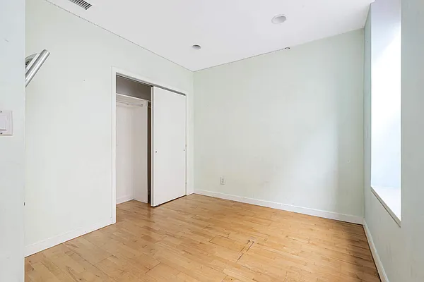 Rented by Compass | media 22