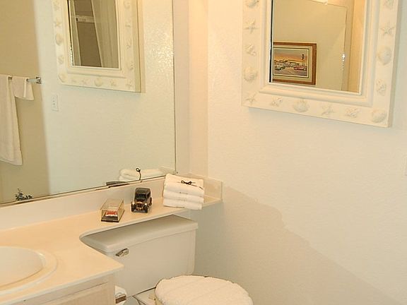 Clean, bright, move-in-ready!