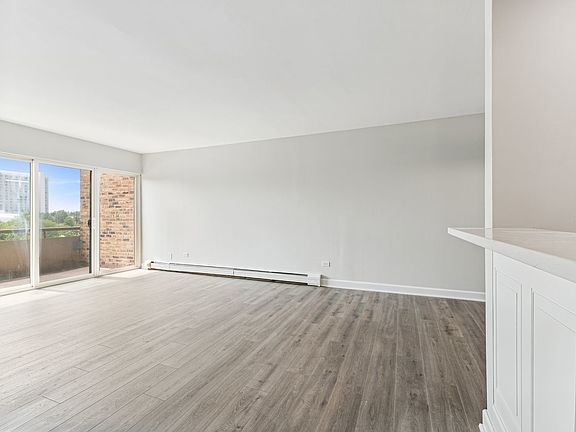 5th image of 1926 Prairie Sq APT 329B