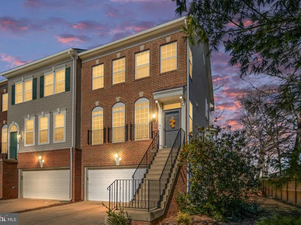 8593 Wyngate Manor Ct, Alexandria, VA 22309