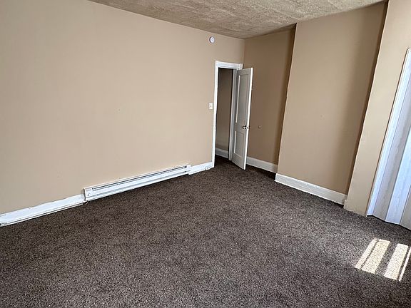 3rd image of 6499 Greenway Ave