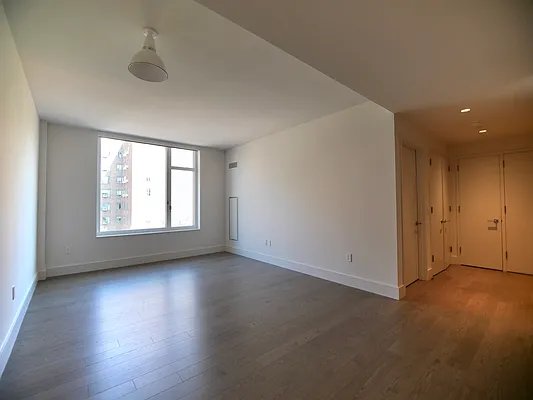 Rented by Extell Marketing Group LLC | media 4