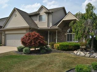 32944 Sand Piper Dr, Romulus, MI 48174