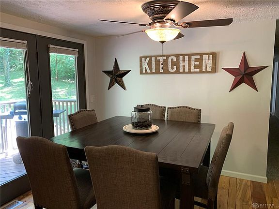 3rd image of 1194 Evergreen Dr