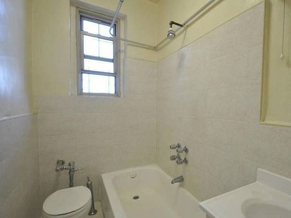5th image of 2331 Ocean Ave #1N