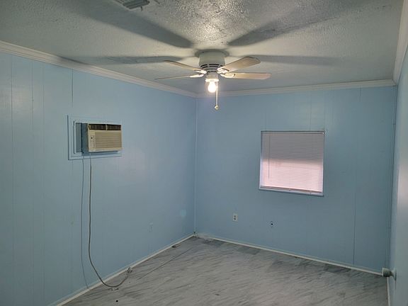 4th image of 924 N Clements St