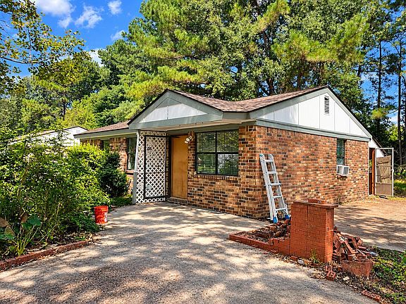 4th image of 264 Dorchester Manor Blvd