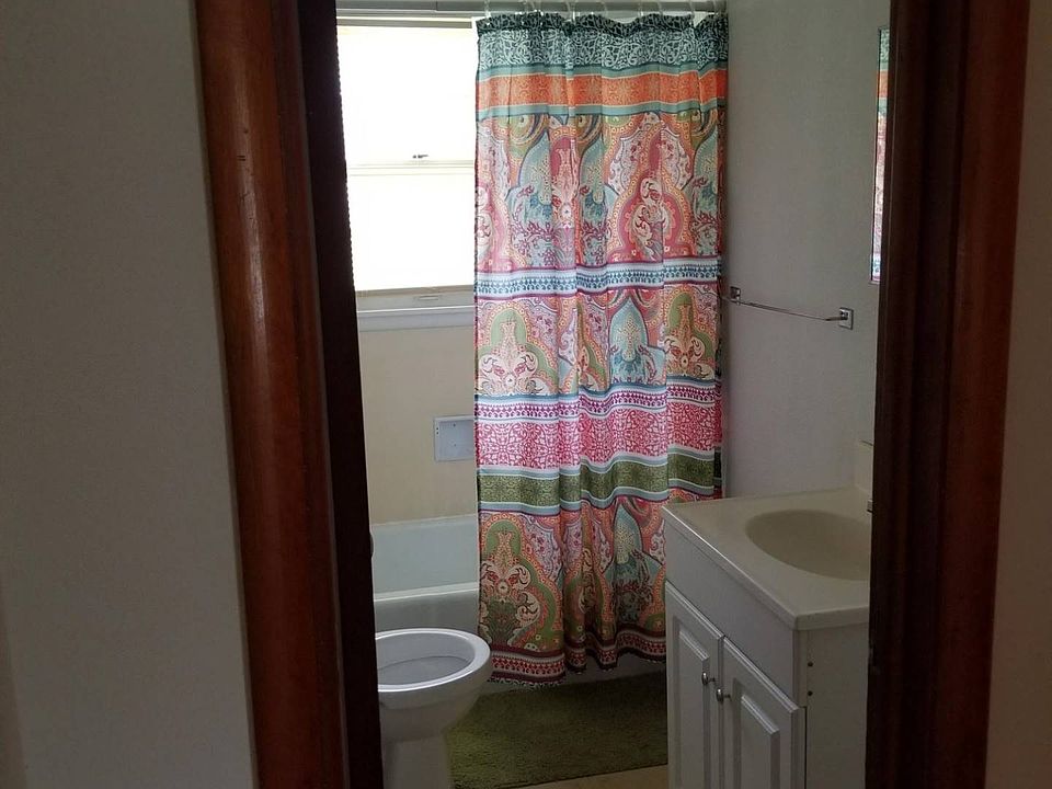 2nd image of 303 Rotary St