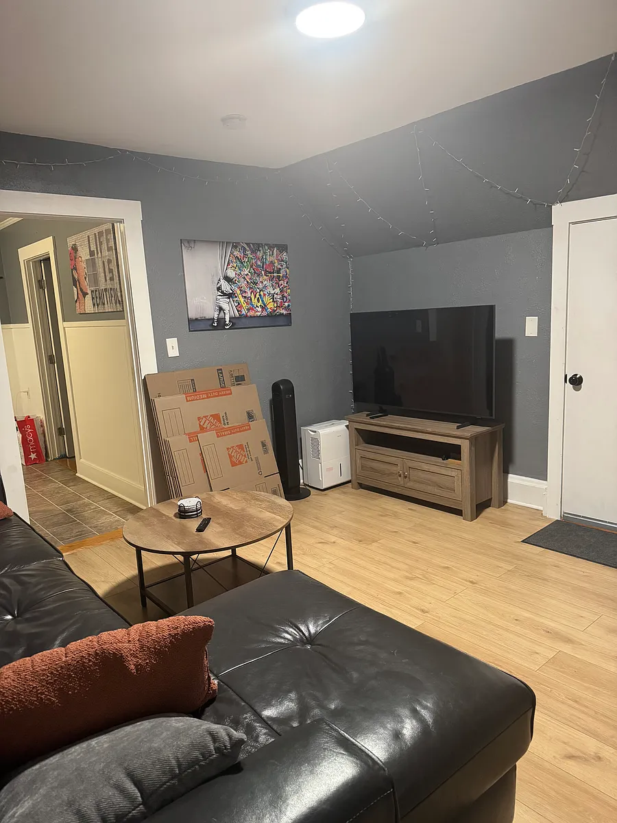 Building Photo - 27 Dearborn Ave #3