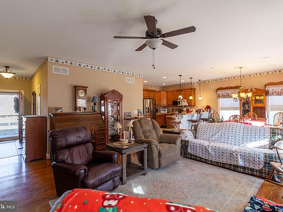 4th image of 68 McEwen Dr