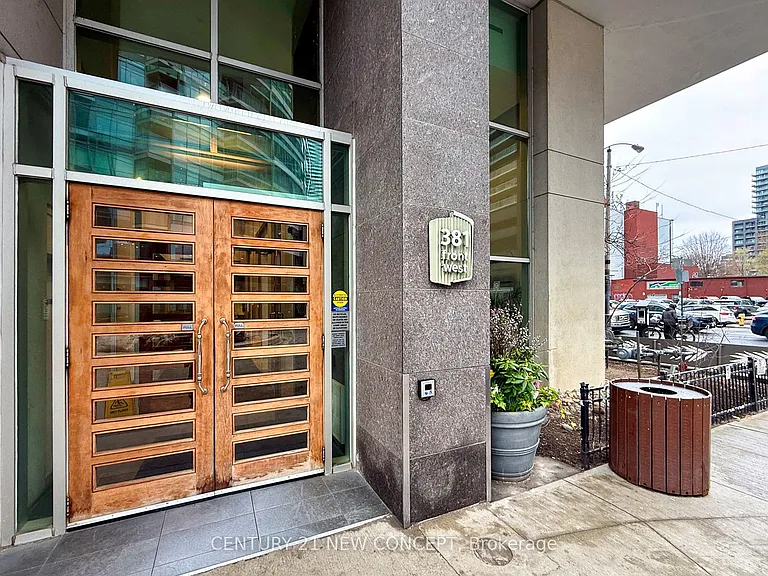 381 Front St W #501 — Photo 26
