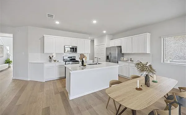 406 Dorothy Dr