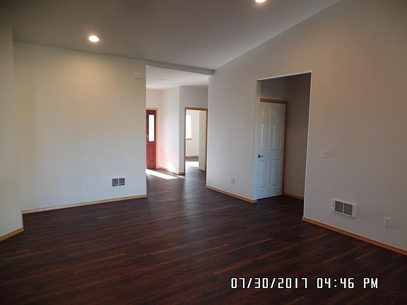 4th image of 992 N Oliver Ln