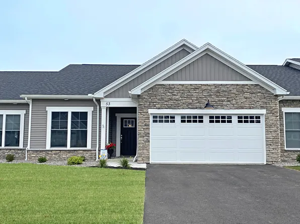 46 Cedarway Cir, Webster, NY 14580