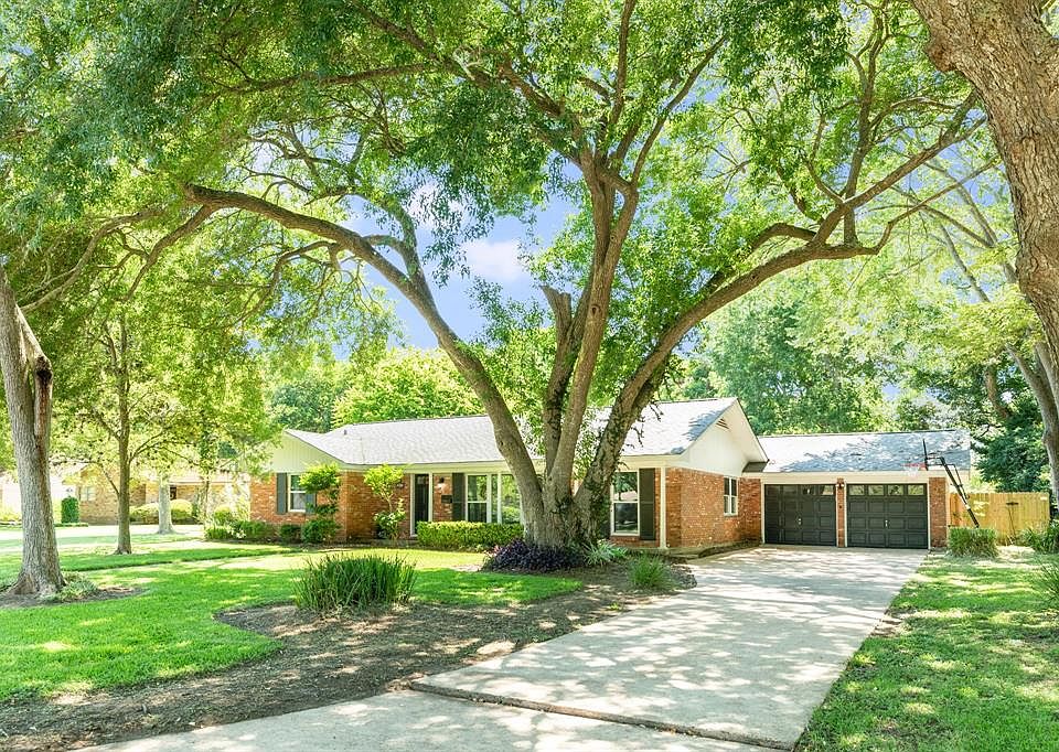 1st image of 212 Forest Dr