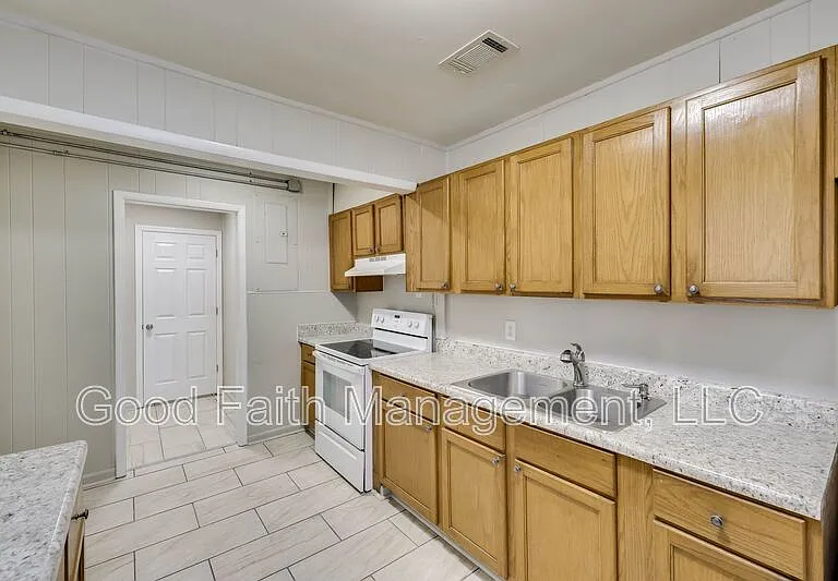 1813 Alder Dr — Photo 15