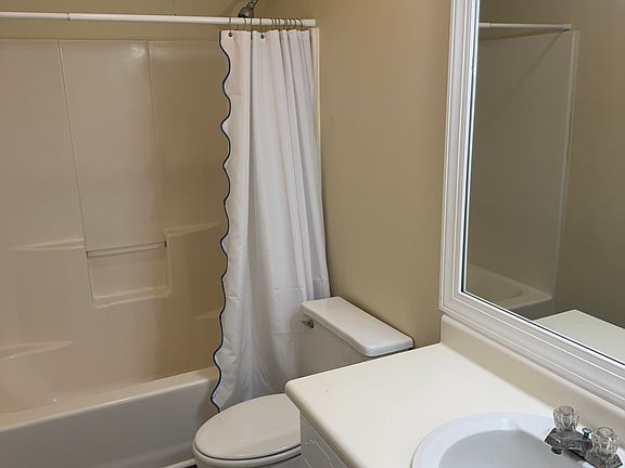 5th image of 510 E 64th St
