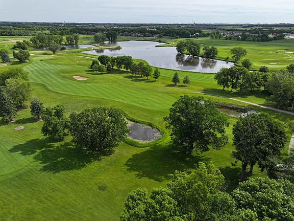 2nd image of 2300 Country Club Dr Unit 5