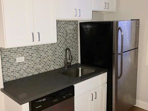 2nd image of 2319 N Rockwell St APT 3A