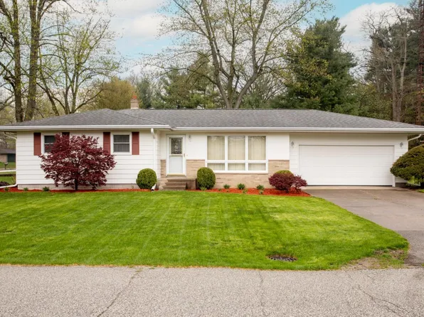 401 Firefly Dr, Trail Creek, IN 46360