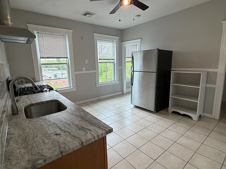 488 Park Ave #3 — Photo 1