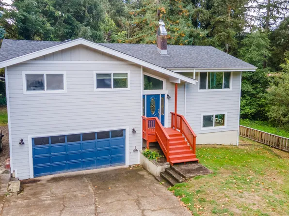 457 NW 12th Pl, Toledo, OR 97391