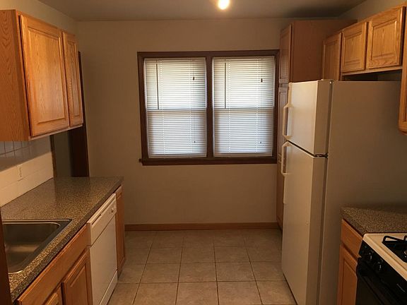 3rd image of 6040 Western Ave