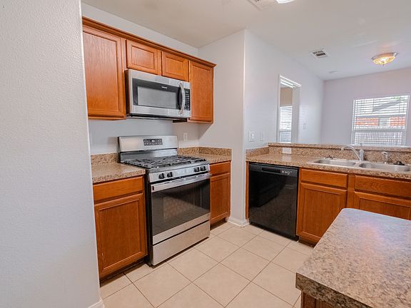 3rd image of 636 Noble Grove Ln