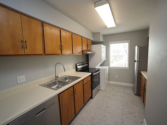 4th image of 139 Schultz St