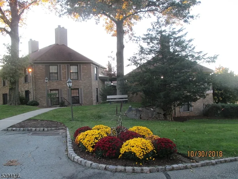 181 Long Hill Rd #N5 — Photo 4
