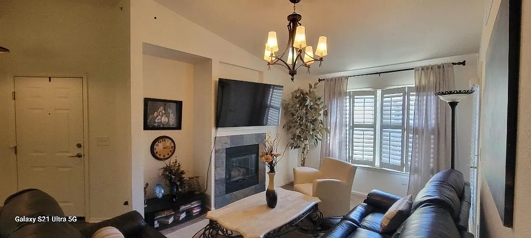 2 bed, 925 sqft, $1,725 — Photo 3