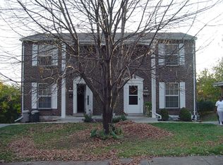 10042 Douglass Ct, Saint Ann, MO 63074