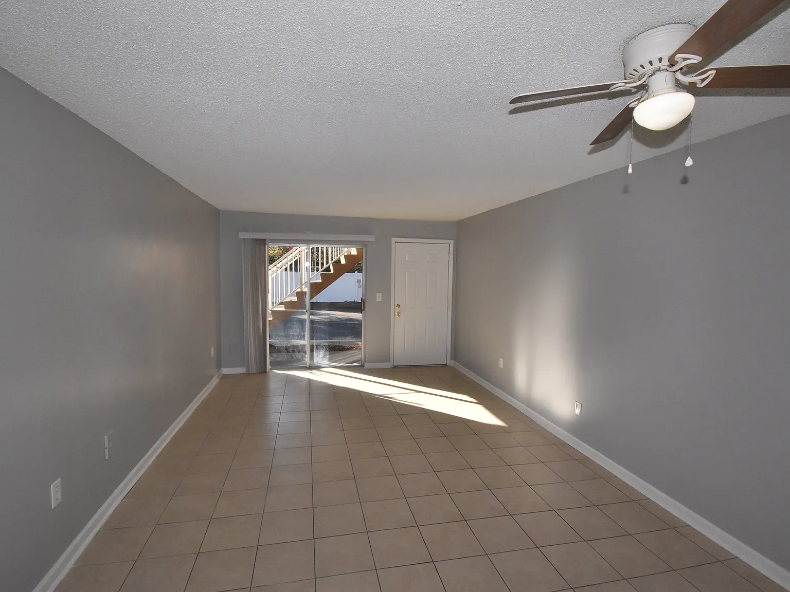 480 Banyon Tree Cir — Photo 3