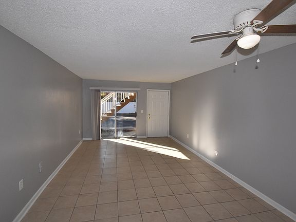 3rd image of 480 Banyon Tree Cir APT 102