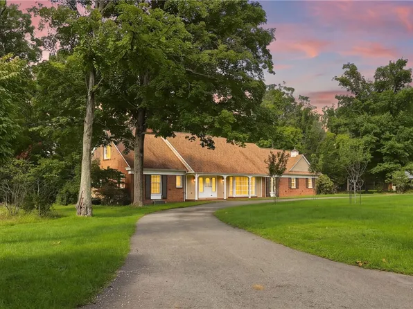 124 Hermitage Cir, Ligonier, PA 15658