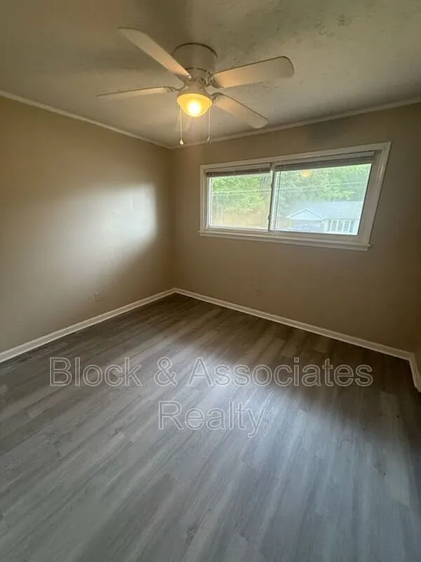 2 bed, 1.0 bath, $795 — Photo 4