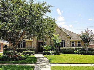 9034 Sunny Ridge Dr, Houston, TX 77095