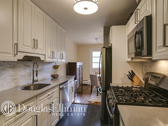 2nd image of 45 Hill Park Ave APT 2D