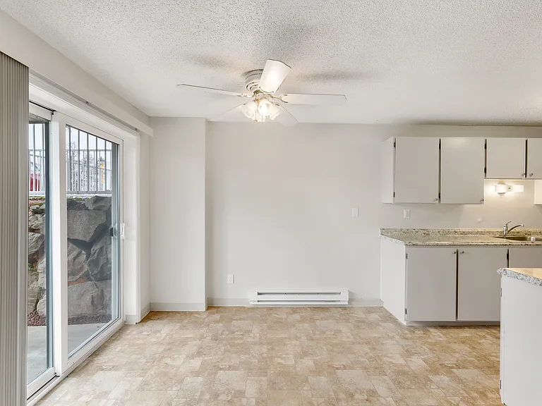 Riviera Apartments Northgate — Photo 25