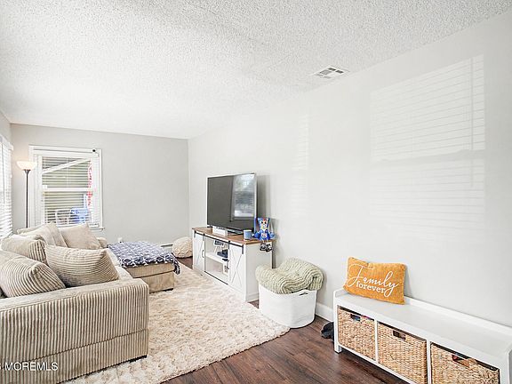 4th image of 710 Western Lane