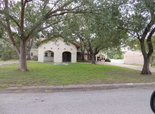 601 Brookhollow Dr, Port Lavaca, TX 77979