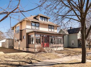 1434 Wood St, La Crosse, WI 54603