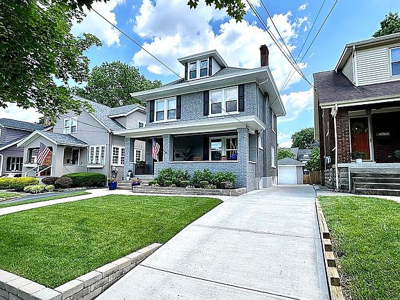 3rd image of 3642 Brentwood Ave