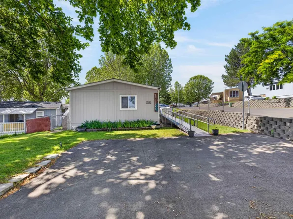 3517 Road 84 Space 128-E, Pasco, WA 99301