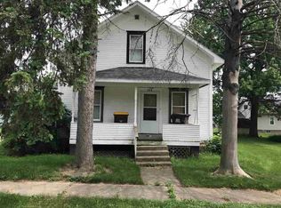 308 S Rantoul St, Lena, IL 61048