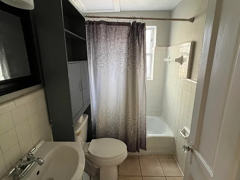 1653 Sheridan St — Photo 9
