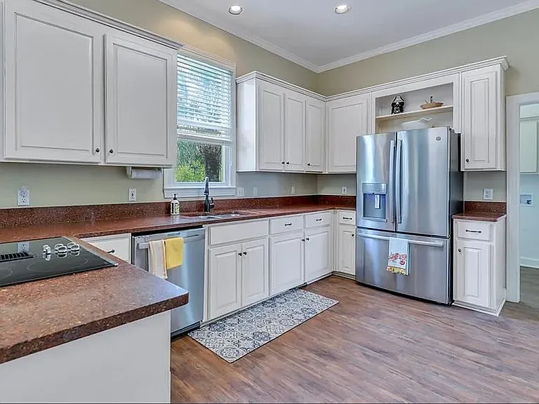 5021 Riverside Dr — Photo 9