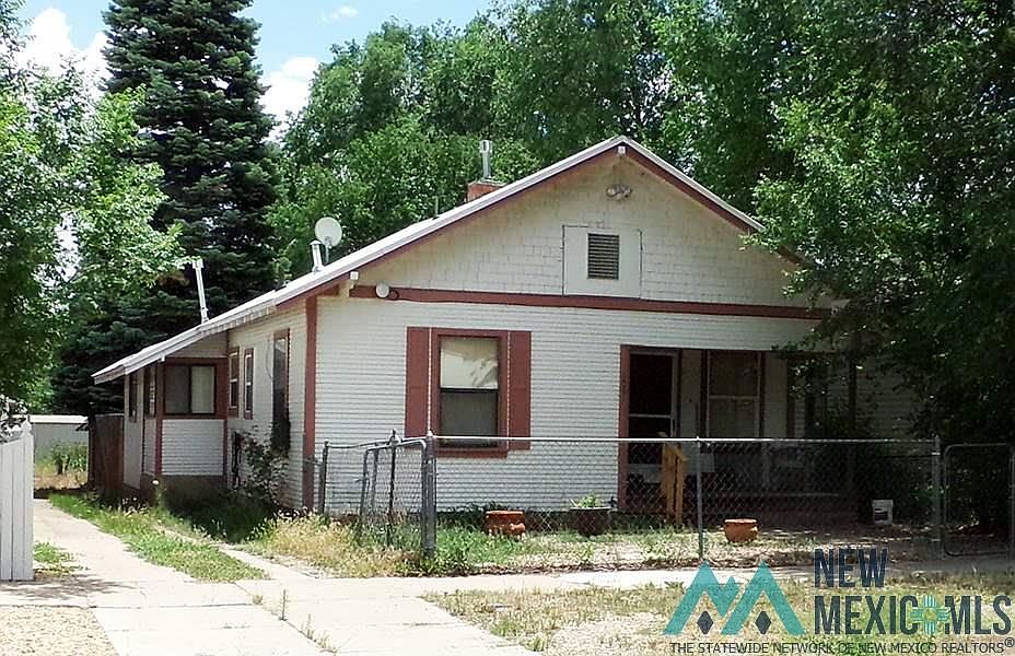 1st image of 909 Lincoln St