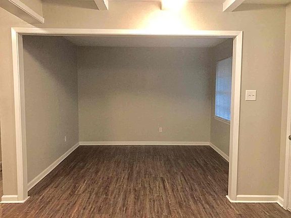 3rd image of 808 N Ector Dr