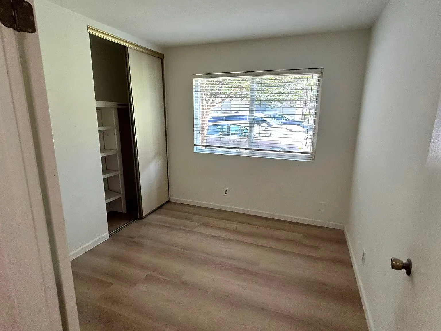3 bed, 1000 sqft, $3,000 — Photo 4